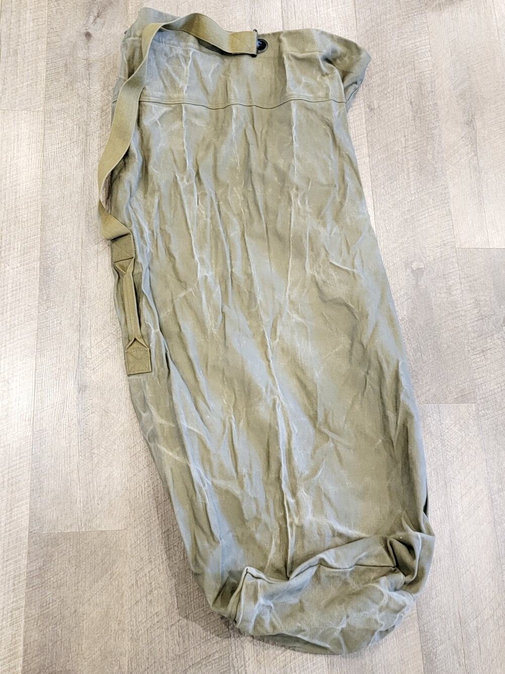Large 50 in. Military Style Canvas Duffle Bag Green Metal Grommets